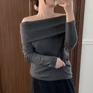 [하프클럽/]빅사이즈 410 슬래시오프숄더긴팔티 DMOT013