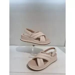 [하프클럽/에스콰이아]MARIO여성 경량 샌들 굽4센치 YAEMSD805