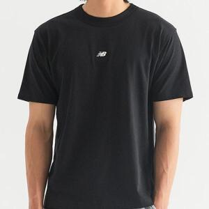 [뉴발란스] 매장판 남성 에센셜 리마스터드 그래픽 반팔티 블랙 NBNED4S011-19