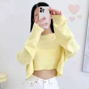 루즈핏 박스 크롭니트 여자긴팔티 데일리 오피스 여행패션 배꼽티 봄옷 데이트룩