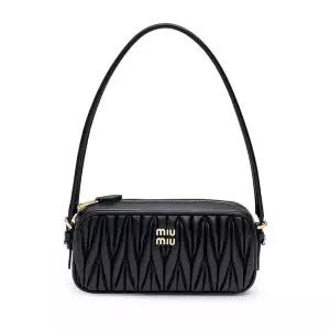 [미우미우] 마테라쎄 나파 가죽 파우치 블랙 5NE024-AFPP-F0002