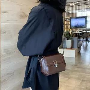 벨트버클 스퀘어 미니 크로스백 토트겸용 데일리 여성 가방