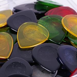 15pcs 컬러 기타 피크 1mm/2mm/3mm세 두께 그루브 미끄럼 방지어쿠스틱 일렉트릭 베이스에 호환