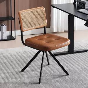 제스트하우스 라탄 책상 의자 바퀴 없음 케인 메시와 나무 등이 있는 미드 센추리 모던 홈 오피스 빈티지