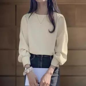 [신상오픈런]여성 심플 파스텔 무지 셔링 블라우스 (41564270)