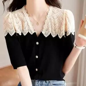 [옷은날개] 물결라인 레이스 얇은 반팔 니트 블라우스 브이넥