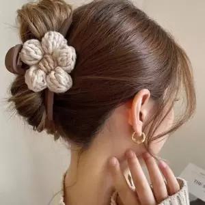 [신상오픈런]왕꽃머리핀 플라워 빅사이즈 뜨개질 집게핀 (30366725)