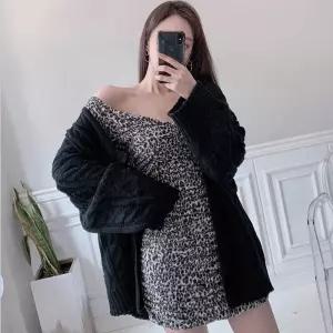 여사친 원피스 치마 미니 데일리 슬림 X라인 깊은 브이넥 풀오버 봄가을 호피무늬 숙녀 SPO마켓3