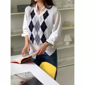 [하프클럽/샵앤]여성 V넥 아가일 니트 조끼 21DS-WVS-4896-아이보리