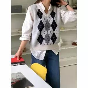 [하프클럽/샵앤]여성 V넥 아가일 니트 조끼 21DS-WVS-4896-네이비