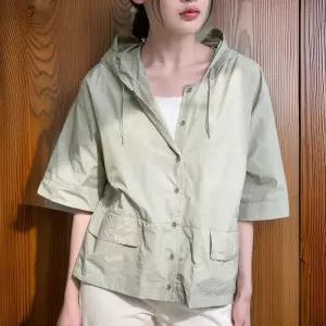 [신상오픈런]여성용 반소매 후드 나일론 박스핏 점퍼 봄 아우터 (32776935)