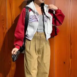 [신상오픈런]여성 캐주얼 자수 포인트 크롭형 투웨이 후드 집업 (32465865)