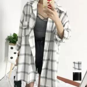 [샵앤] 여성 군살 커버되는 데일리 체크 롱 셔츠 WDMS-WBL-TS12496650