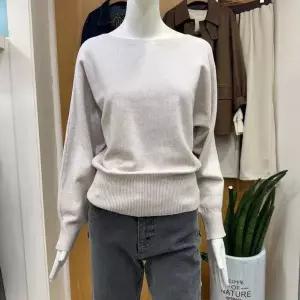 [하프클럽/] DP01 언발 오프숄더 보트넥 니트 CP8WKT14