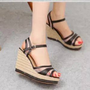 여성 10CM 통굽 웨지 힐 스트랩 키높이 신발 샌들