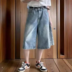 [신상오픈런]여성 와이드핏 워싱 데님 6부 반바지 (32776943)