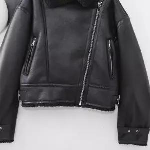 여성용 트렌디 아이템 자켓 가죽 레더 코트 라이더 양면 벨트 퍼 일체형 풍매추동장식 재킷 HT4