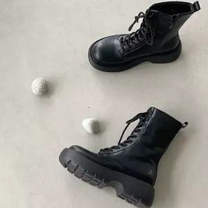 여성 워커 부츠 미들굽 캐주얼 힙한 경량 통굽