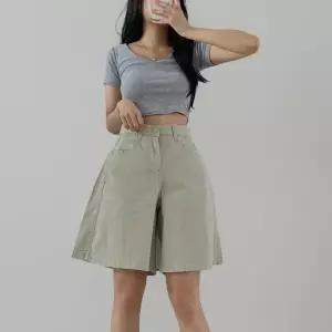 [신상오픈런]여성 A라인 컷팅 와이드핏 하이웨스트 스판 숏팬츠 (38541266)