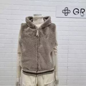 [하프클럽/] DP01 밑단털후드조끼 GWVD1002