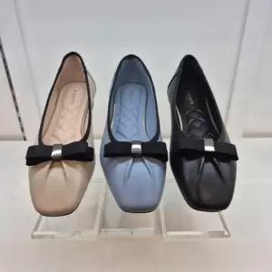 엘칸토 HC11 양가죽 여성화 스퀘어토 리본 플랫  D1N1U42T6Q