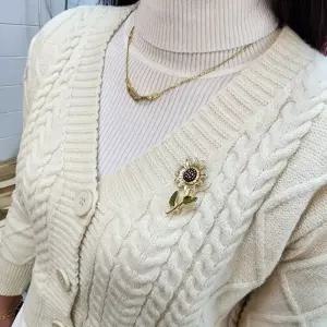 빈티지 해바라기 코사지 브로치 포인트 자켓 장식 여성 우아한 악세사리
