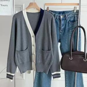 [신상오픈런]여성 레이온 배색 브이넥 포켓 긴팔 니트 가디건 (39382331)