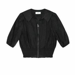 [하프클럽/베스띠벨리]베스띠벨리  25여름 허리밴딩 펀칭 블라우스2455BK