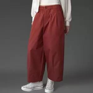 [신상오픈런]여성 항아리핏 투핀턱 버튼 밴딩 와이드 팬츠 (40855418)