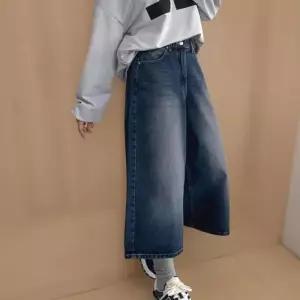 [신상오픈런]여성 가을 버뮤다 스타일 청바지 와이드핏 워싱 반바지 (40855221)