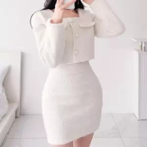 [신상오픈런]퍼트리밍 스퀘어넥 부클레 미니스커트 크롭자켓 셋업 (29196963)