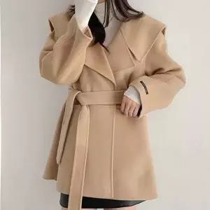 세일러 빅카라 하프 코트 안감 부분 절개_20225398_667501