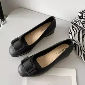 [신상오픈런]여성 클래식 심플컬러 큰버클 스퀘어토 리본 플랫슈즈 (41316275)