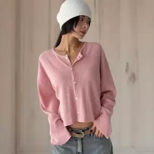 [신상오픈런]여성 크롭 박스핏 라운드넥 롱슬리브 가디건 잔골지 (41315671)