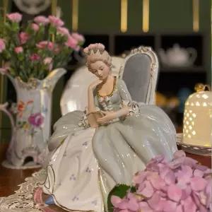 독서 조각상 도자기인형 엔틱 거실장식 책읽는여자 빈티지 피규어 소품 데코