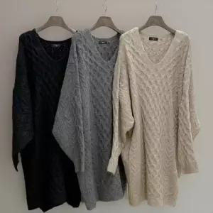 [신상오픈런]여성 와플 꽈배기 언발란스 루즈핏 니트 미니 원피스 (41266590)