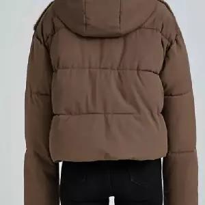 따듯한 겨울 점퍼 감각적인 코디 숏기장  패딩