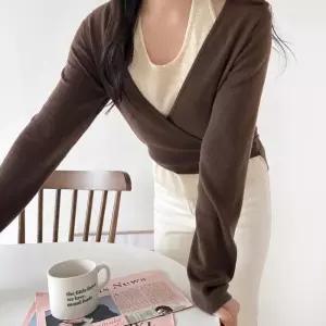 [신상오픈런]여성용 울 혼합 홀터넥 레이어드 랩 가디건 세트 (41564156)