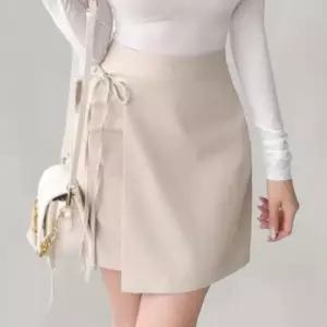 [신상오픈런]여성 하객 패션 리본 디자인 뒷밴딩 A라인 미니 스커트 (41360465)