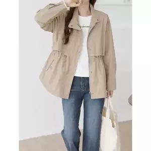 [하프클럽/헤레이스]반하이넥케이프 자켓_YMSH26SS200