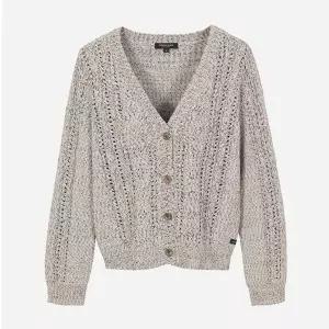 [써스데이아일랜드](T262MCD134W)브이넥 케이블 니트 가디건