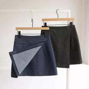 [잇수다] 끌로엠 데님 A라인 사선 랩 미니 스커트