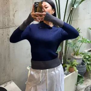 [신상오픈런]핸드워머 골지 투톤 레이어드 카라니트 딱붙티셔츠 (30103170)