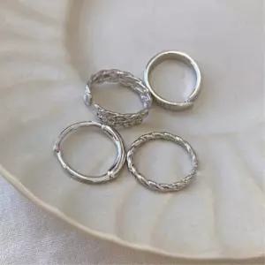[신상오픈런]여성용 실버 레이어드 핏 조절 반지 세트 4종 (39182168)