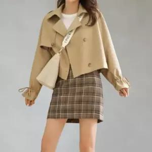 [신상오픈런]여성용 크롭 트렌치 코트 더블버튼 카라넥 캐주얼 스타일 (42007908)