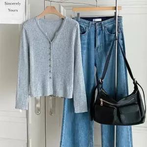 [신상오픈런]여자 데일리 골지 콩단추 브이넥 긴팔 니트 가디건 (39382328)