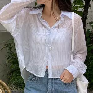 [코코블랑] 시어 스트라이프 크롭 셔츠