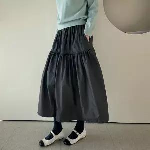 [어반프랑] 에밀 기모 프라다원단 본딩 캉캉 플레어 롱스커트 822678