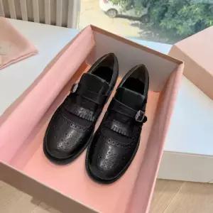 NJXNXK063 여성 슈즈 봄가을 브로그 로퍼 태슬 버클 빈티지 옥스포드화