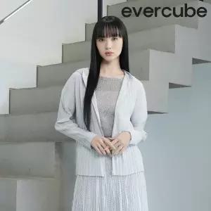 에바큐브 26SS Mix플리츠 후드 자켓